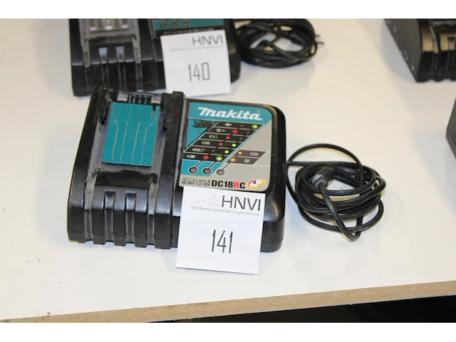 Acculader makita dc18rc - afbeelding 1 van  2