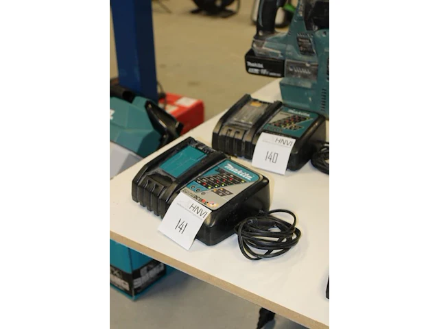 Acculader makita dc18rc - afbeelding 2 van  2