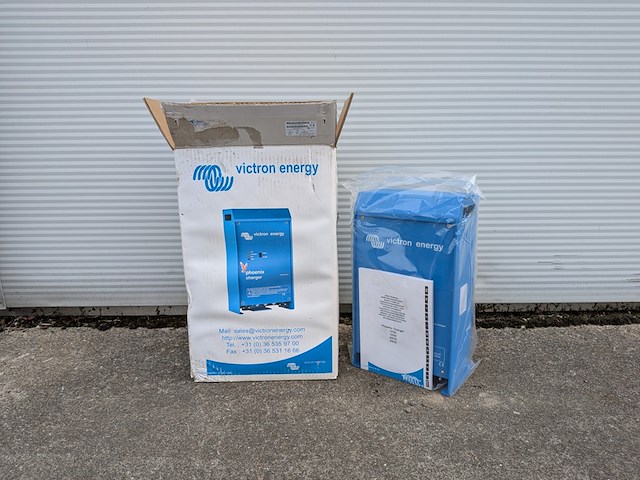 Acculader, victron energy, phoenix charger 12/30 - afbeelding 1 van  5