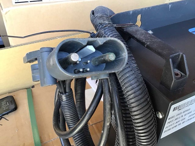 Acculader voor heftruck esch80v65a 80volt 65a - afbeelding 1 van  3