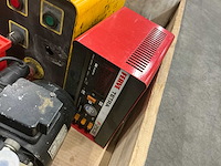 Acculaders, knijptang en divers - afbeelding 2 van  5