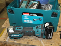 Accumultitool makita dtm52 met 3 ah accu en acculader in mbox.
