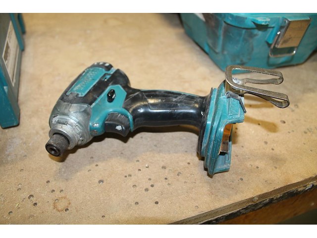 Accuslagmoerschroevendraaierbody makita dtd 147 in mbox. - afbeelding 1 van  2