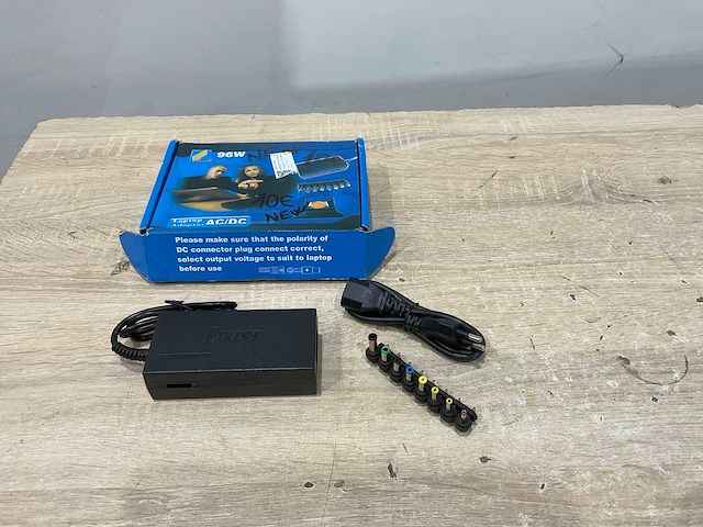 Ac/dc 96 w laptop adapter - afbeelding 3 van  5