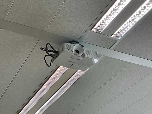 Acer beamer - afbeelding 2 van  3
