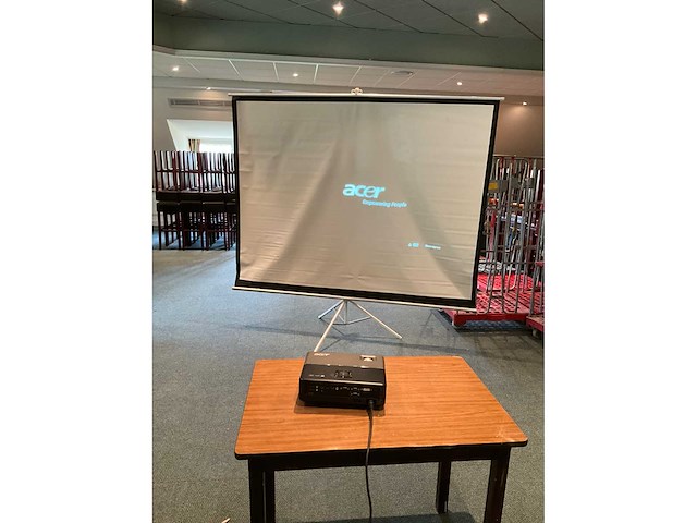 Acer dwx0714 beamer met scherm - afbeelding 2 van  5