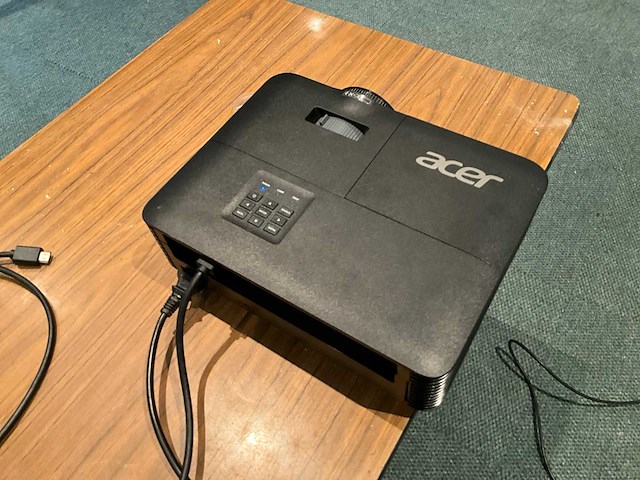 Acer dwx1842 beamer met scherm - afbeelding 3 van  5