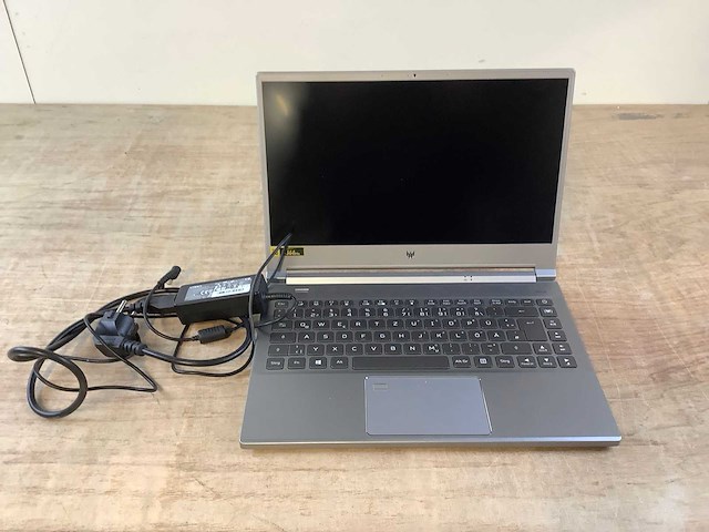 Acer predator triton 300 se laptop - afbeelding 1 van  9