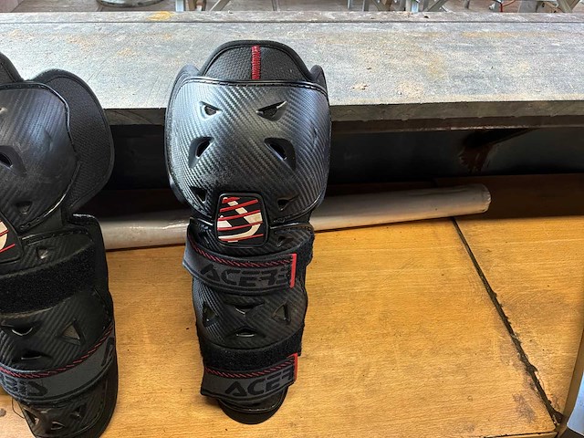 Acerbis kniebeschermer (33x) - afbeelding 2 van  6