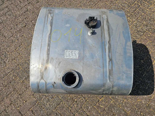 Acgb 787 - mercedes actros - brandstof tank - afbeelding 7 van  9