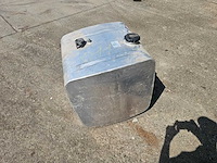 Acgb 787 - mercedes actros - brandstof tank - afbeelding 1 van  5