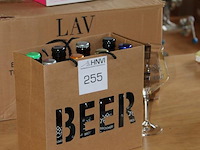 Acht bieren t krut met glas. - afbeelding 2 van  2