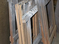 Acht bokken/schragen in diverse uitvoeringen. - afbeelding 3 van  3