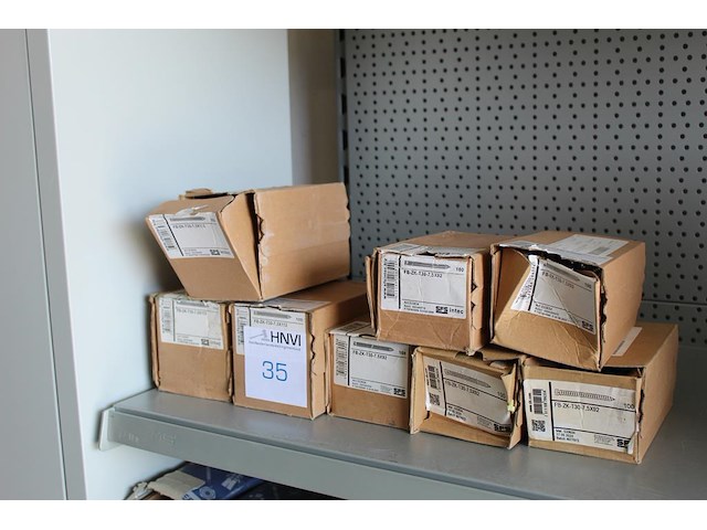 Acht deels aangebroken dozen schroeven sfs fb-fk-t30-7,5x92 en 112mm. - afbeelding 1 van  2