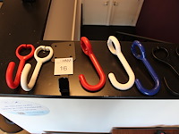 Acht diverse kabelhaken in diverse uitvoeringen. - afbeelding 1 van  2