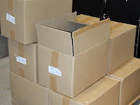 Acht dozen bock bier a 24 flessen. tht 7-26. - afbeelding 2 van  4