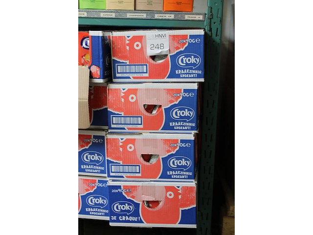Acht dozen croky chips naturel. 20x 40 gram per doos. tht 6-26. - afbeelding 2 van  3