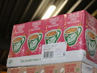 Acht dozen cup-a-soup champignon creme en chinese tomaat. - afbeelding 3 van  3
