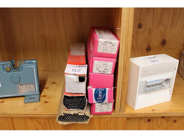 Acht dozen laselektrodes in diverse uitvoeringen w.o. 36d en phoenix blau. - afbeelding 1 van  2