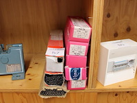 Acht dozen laselektrodes in diverse uitvoeringen w.o. 36d en phoenix blau. - afbeelding 1 van  2