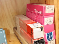 Acht dozen laselektrodes in diverse uitvoeringen w.o. 36d en phoenix blau. - afbeelding 2 van  2