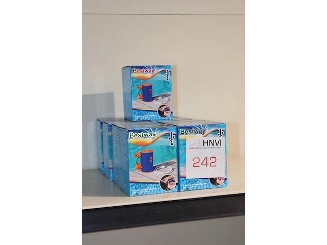 Acht draagbare usb-pompjes bestway. - afbeelding 2 van  2