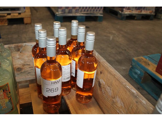Acht flessen rose wijn mas delatour pays d'oc. - afbeelding 2 van  3