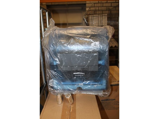 Acht handdoek dispensers voor rollen lotus enmotion k90000. - afbeelding 3 van  3