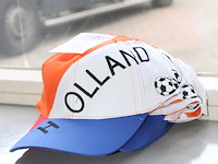 Acht holland petten. - afbeelding 2 van  2