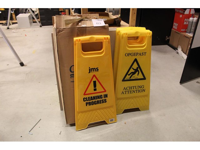 Acht inklapbare beveiligingsborden - afbeelding 1 van  3