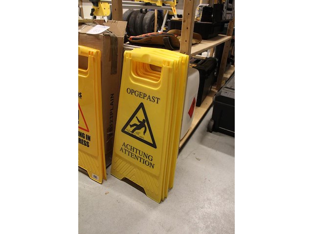 Acht inklapbare beveiligingsborden - afbeelding 2 van  3