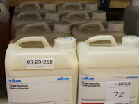 Acht jerrycans a 5l universele dispersie kiehl thermodur. - afbeelding 2 van  3