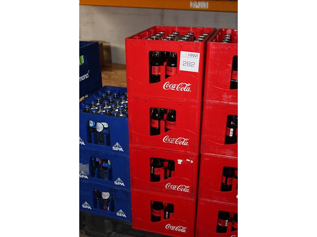 Acht kratten coca cola zero. tht 8-26. - afbeelding 2 van  2