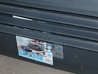 Acht kunststof boxen met deksel. afmeting 57 x 38 x 18 cm. - afbeelding 2 van  2