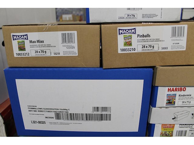 Acht omdozen snoepgoed haribo en maoam w.o. starmix, balla red, suikerruiten en tangfastics. 188 zakjes. - afbeelding 3 van  4