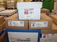 Acht omdozen snoepgoed haribo en maoam w.o. starmix, balla red, suikerruiten en tangfastics. 188 zakjes. - afbeelding 2 van  3