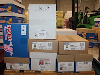 Acht omdozen snoepgoed haribo en maoam w.o. starmix, balla red, suikerruiten en tangfastics. 188 zakjes. - afbeelding 1 van  4