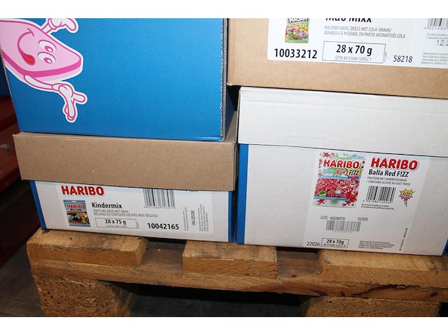 Acht omdozen snoepgoed haribo en maoam w.o. starmix, balla red, suikerruiten en tangfastics. 188 zakjes. - afbeelding 3 van  4