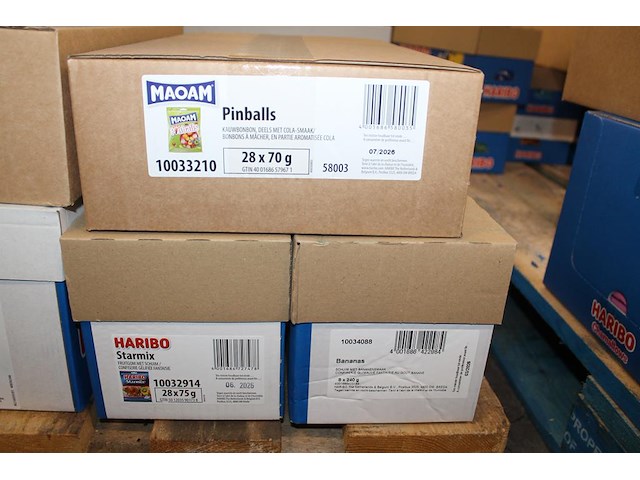 Acht omdozen snoepgoed haribo en maoam w.o. starmix, balla red, suikerruiten en tangfastics. 188 zakjes. - afbeelding 4 van  4