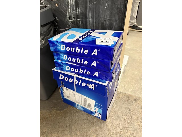 Acht pakken a4 papier. - afbeelding 2 van  2