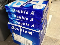 Acht pakken a4 papier. - afbeelding 2 van  2