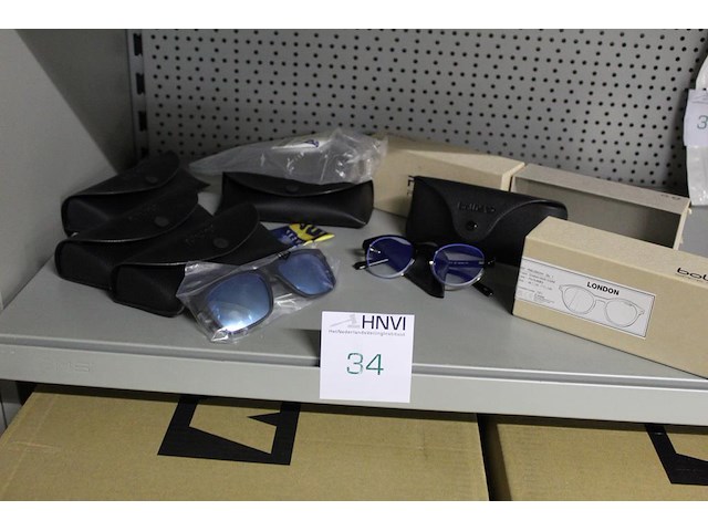 Acht veiligheidsbrillen in diverse uitvoeringen. - afbeelding 1 van  3