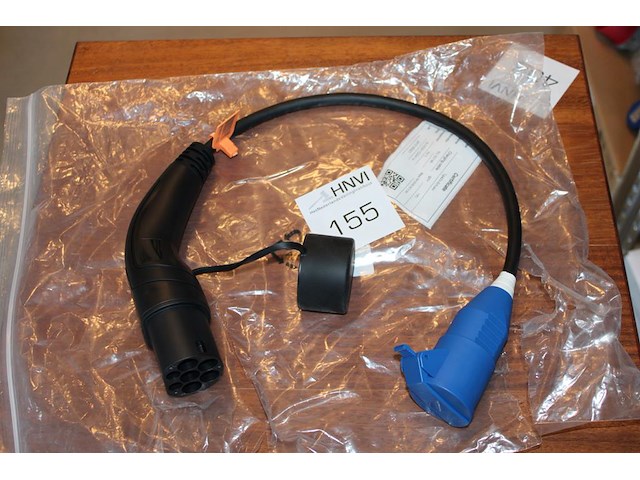 Acht verloopstekkers / adapters. type 2 naar schuco. laadpaal gebruiken als wcd. - afbeelding 1 van  3