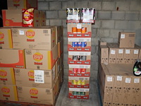 Acht verpakkingen pringles in 8 smaken. totaal 132 bussen. tht 2026.