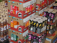 Acht verpakkingen pringles in 8 smaken. totaal 132 bussen. tht 2026. - afbeelding 2 van  2