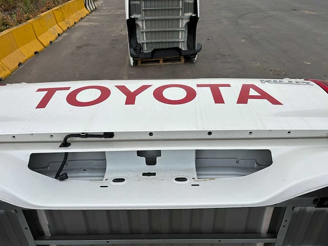 Achterbak toyota hilux - afbeelding 6 van  6