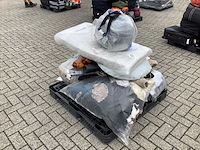 Achtergelaten bagage - afbeelding 3 van  6
