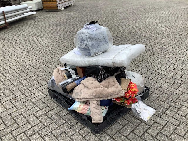 Achtergelaten bagage - afbeelding 4 van  6