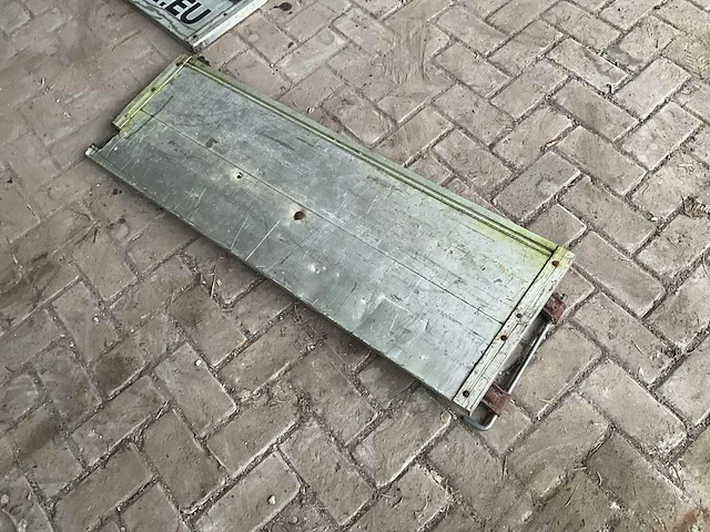 Achterklep vrachtwagen - afbeelding 7 van  14