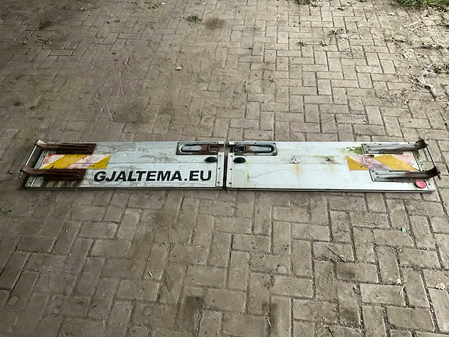 Achterklep vrachtwagen - afbeelding 4 van  14